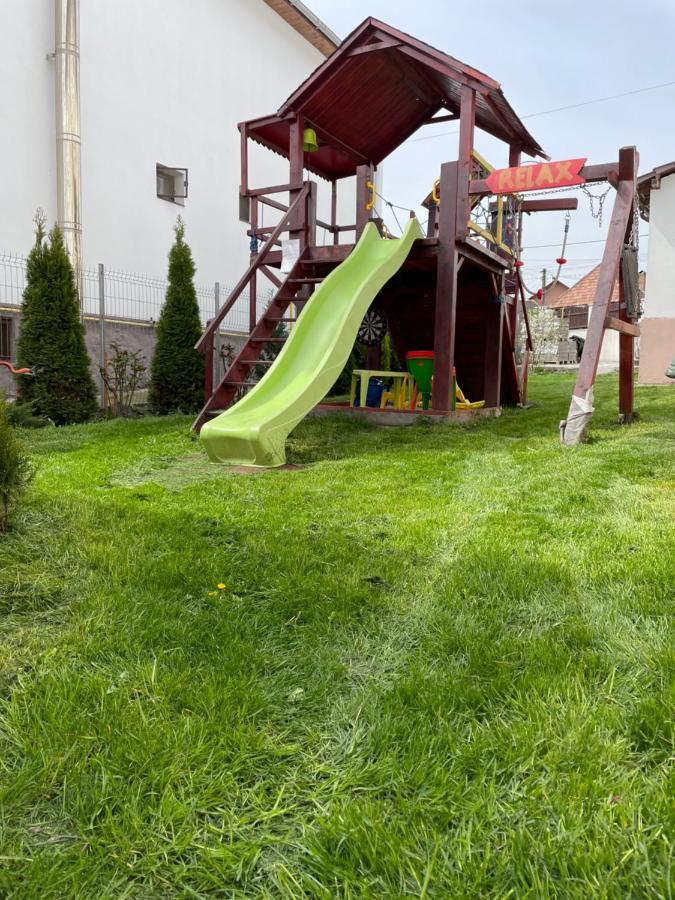 Pensiunea Casa Rica Calimanesti Exterior foto
